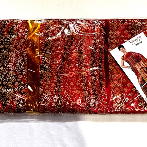 Draped in Royalty The Banarasi Saree Saga Maroon & Gold wedding Sari - Picture 3 of 5